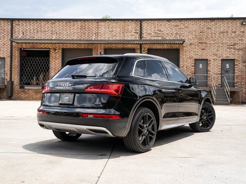 Used 2020 Audi Q5 2.0T Premium w/ Convenience Package AWD/4WD image 2