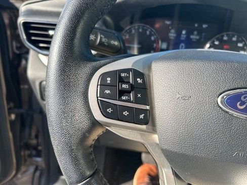 Used 2021 Ford Explorer XLT w/ Equipment Group 202A image 16