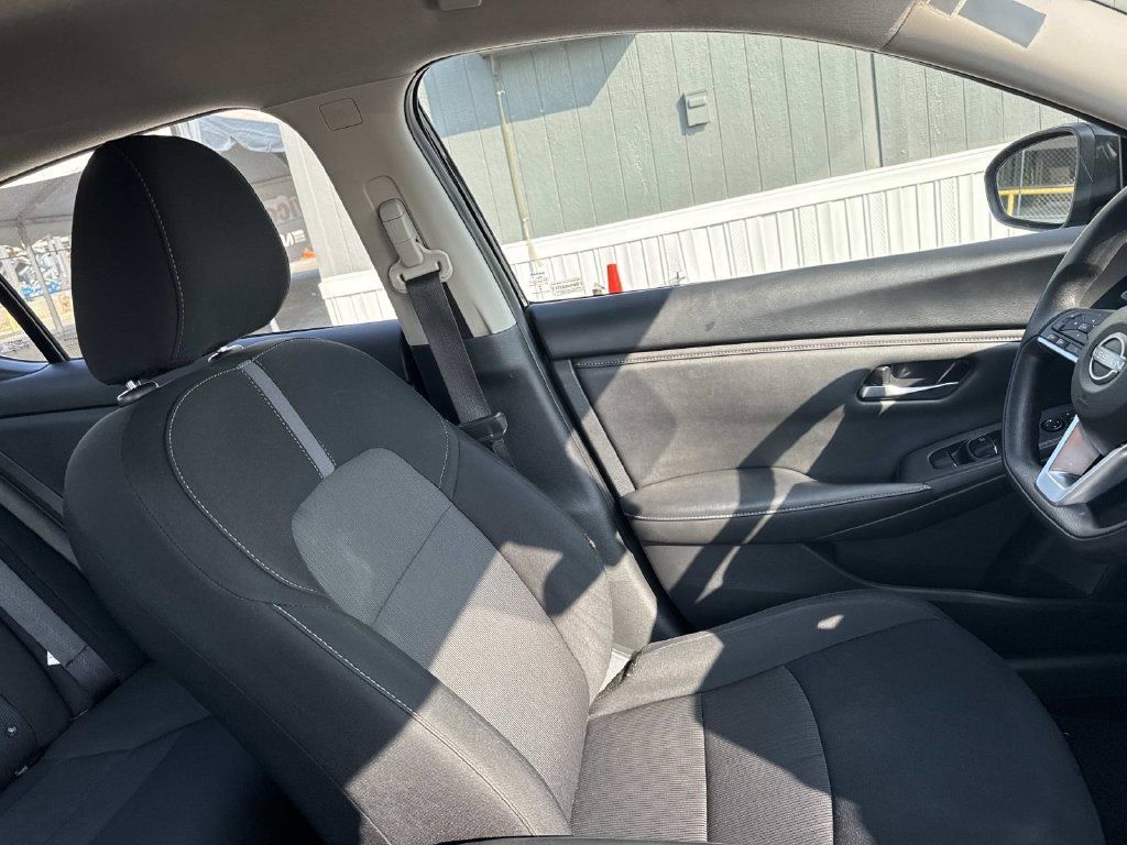 Used 2024 Nissan Sentra SV FWD image 19