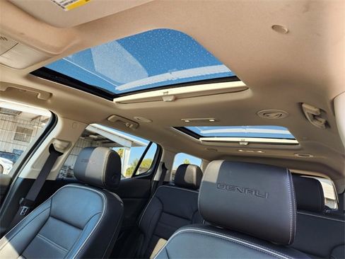 Used 2023 GMC Acadia Denali image 20