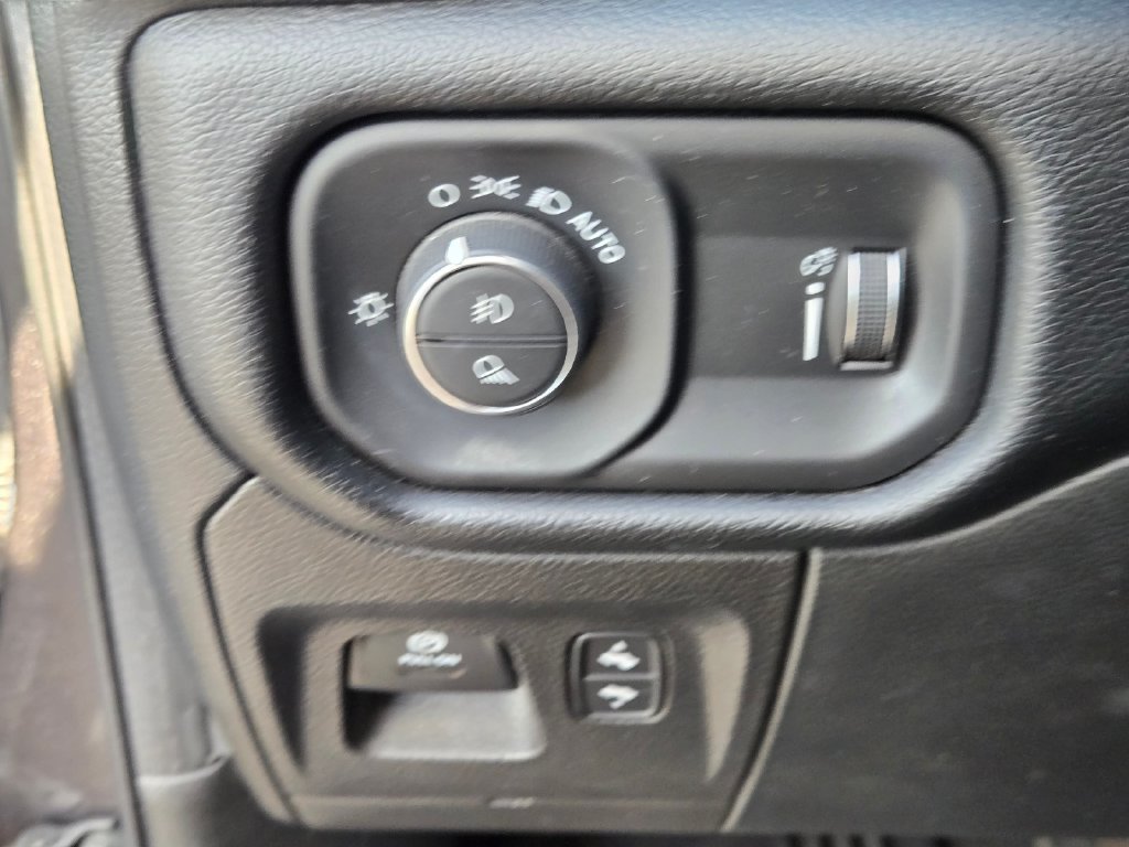 Used 2021 RAM 1500 Big Horn RWD image 21