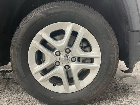 Used 2021 Jeep Compass Sport image 22