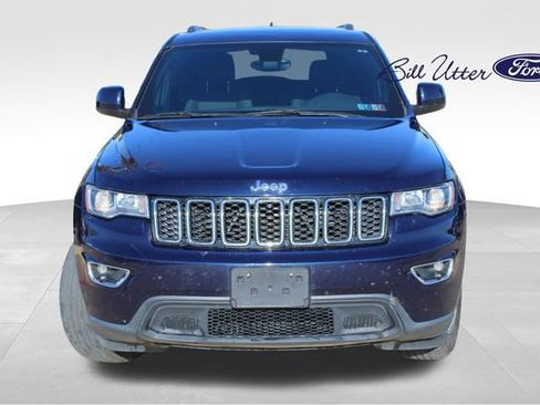 Used 2017 Jeep Grand Cherokee Laredo w/ Quick Order Package 23E image 2