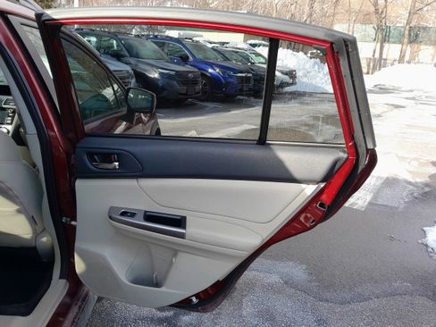 Used 2015 Subaru Crosstrek 2.0i Premium w/ Moonroof Package image 32