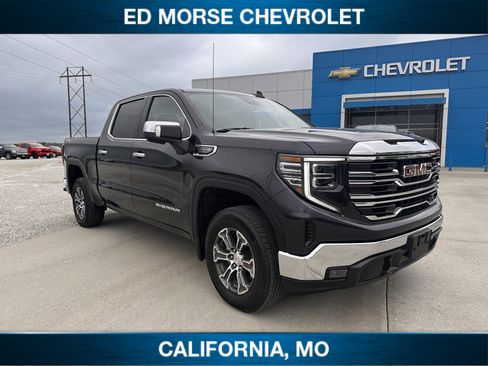 Used 2025 GMC Sierra 1500 SLT image 1