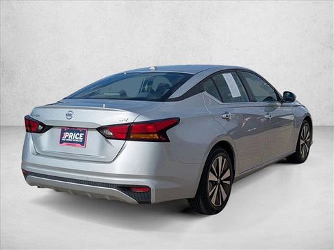 Used 2022 Nissan Altima 2.5 SV image 5