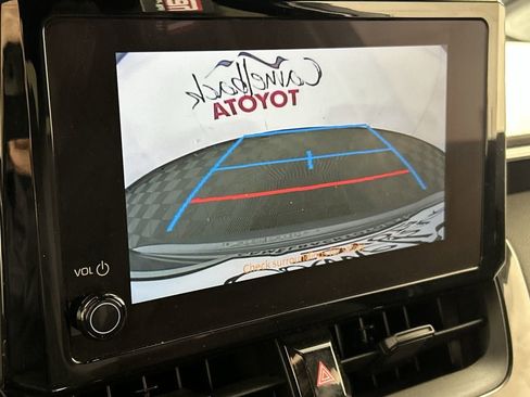 Used 2025 Toyota Corolla SE image 18