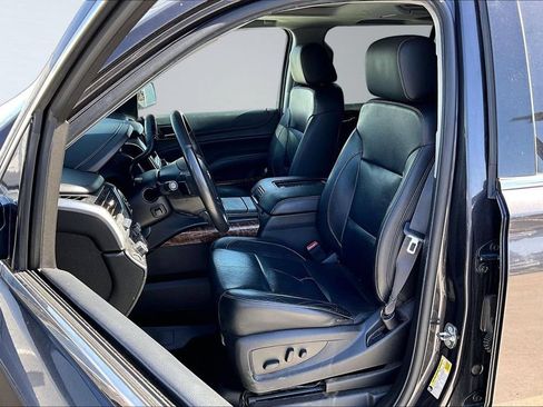 Used 2017 Chevrolet Suburban Premier AWD/4WD image 3