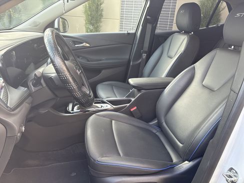 Used 2025 Buick Encore GX Sport Touring w/ Comfort Package image 16
