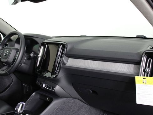 Used 2026 Volvo XC40 B5 Ultra w/ Climate Package image 22