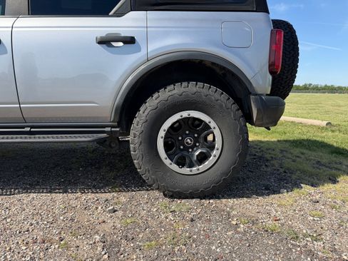 Used 2022 Ford Bronco Black Diamond w/ Sasquatch Package AWD/4WD image 20