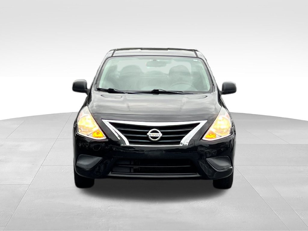 Used 2015 Nissan Versa S FWD image 2