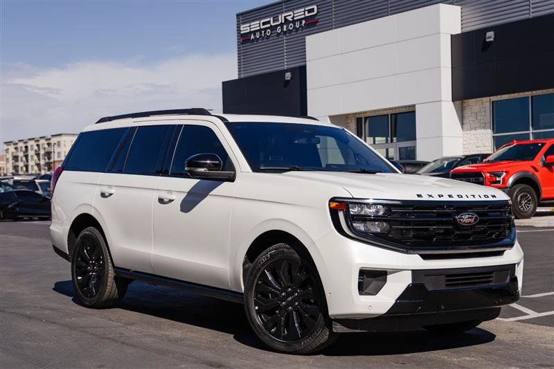 Used 2025 Ford Expedition Platinum w/ Stealth Appearance Package AWD/4WD image 1
