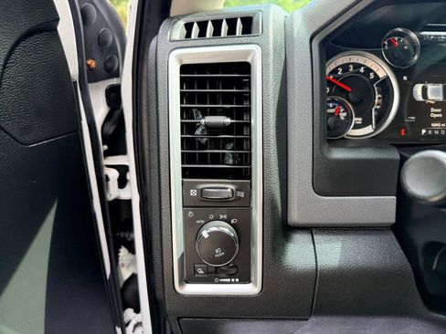 Used 2018 RAM 1500 Big Horn AWD/4WD image 36