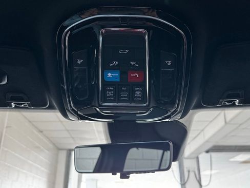 Certified 2023 Jeep Grand Cherokee Overland w/ Luxury Tech Group IV AWD/4WD image 21