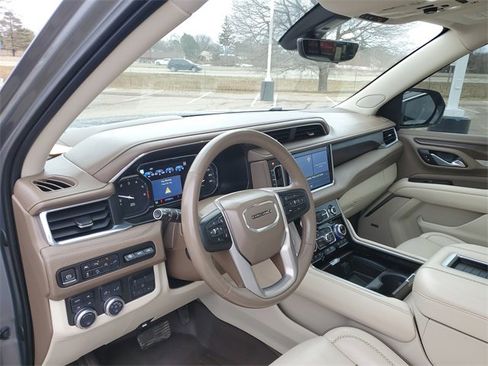 Used 2021 GMC Yukon Denali w/ Denali Ultimate Package image 8