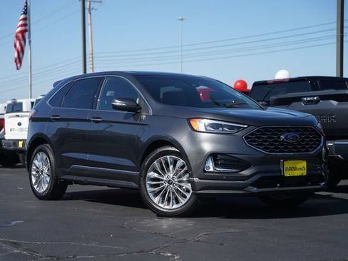 Used 2020 Ford Edge Titanium w/ Equipment Group 301A FWD image 2