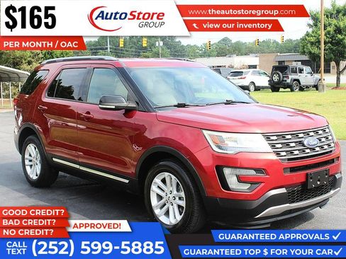 Used 2017 Ford Explorer XLT w/ Equipment Group 202A FWD image 4