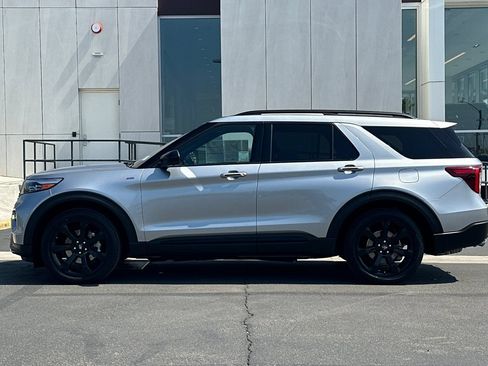 Certified 2023 Ford Explorer ST-Line w/ Class IV Trailer Tow Package RWD image 6