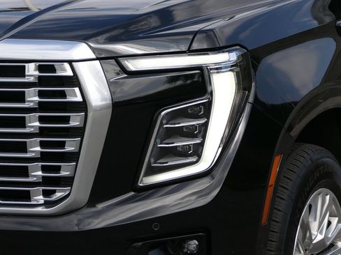 Used 2025 GMC Yukon XL Denali AWD/4WD image 10