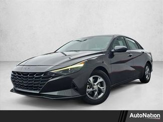Used 2023 Hyundai Elantra SE w/ Cargo Package video 1