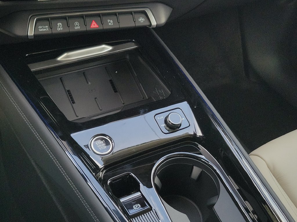 New 2026 Audi Q3 quattro 2.0T AWD/4WD image 14