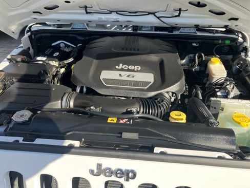 Used 2016 Jeep Wrangler Sport w/ Mopar Black Appearance Group AWD/4WD image 32