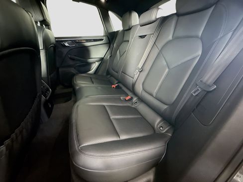 Used 2024 Porsche Macan image 25