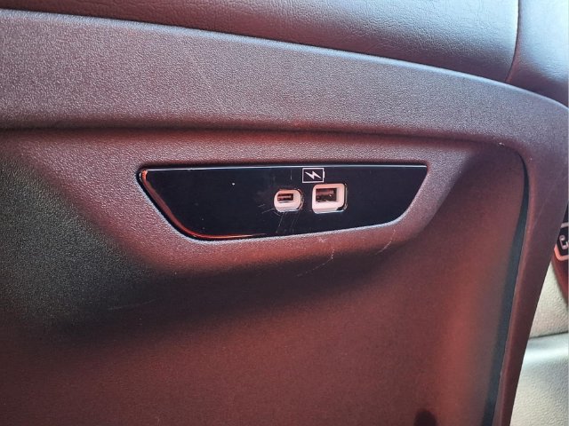 Used 2021 Chrysler Pacifica Limited w/ S Appearance Package FWD image 16