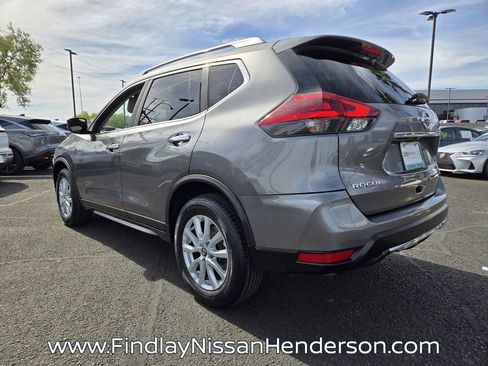 Used 2018 Nissan Rogue SV image 4
