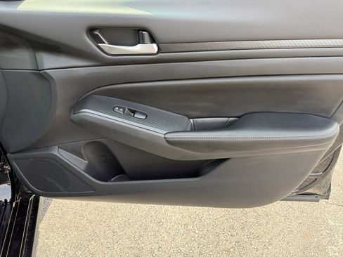 Used 2024 Nissan Altima 2.5 SV image 19
