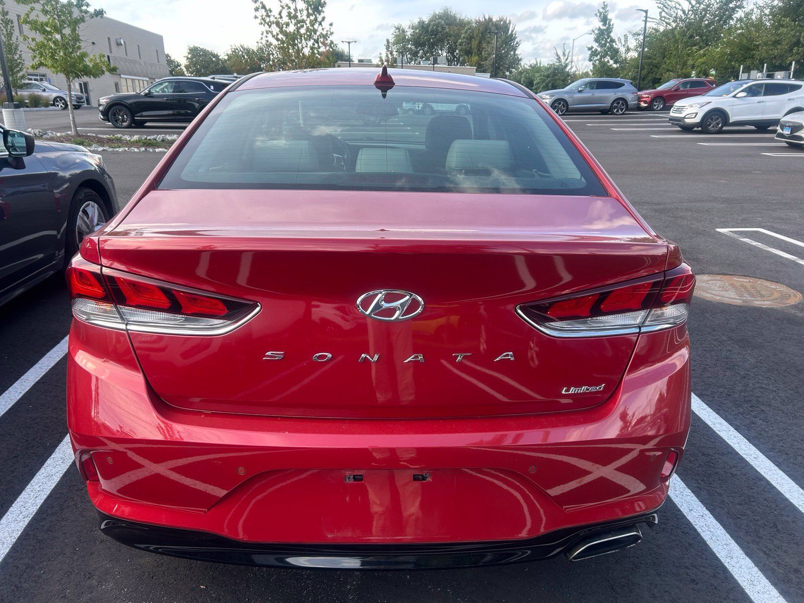 Used 2018 Hyundai Sonata Limited w/ Limited Ultimate Package 03 FWD image 4