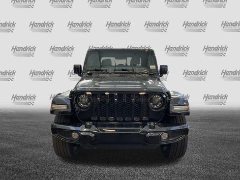 Used 2023 Jeep Gladiator Overland AWD/4WD image 3