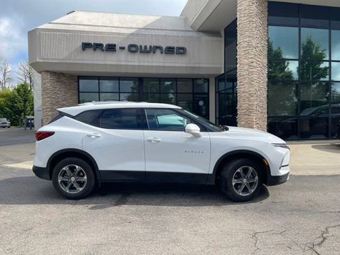 Used 2025 Chevrolet Blazer LT AWD/4WD image 2