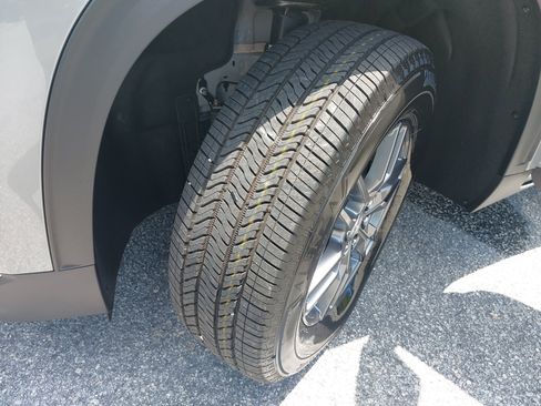 New 2025 GMC Acadia Elevation image 35