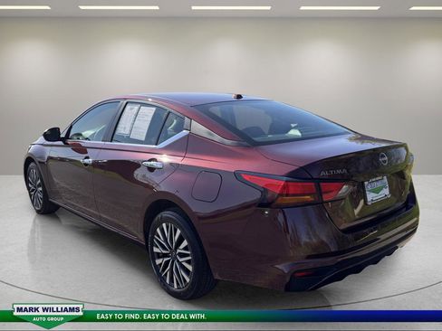 Used 2025 Nissan Altima 2.5 SV AWD/4WD image 5