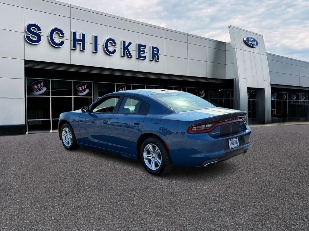 Used 2021 Dodge Charger SXT w/ Leather Interior Group RWD image 3