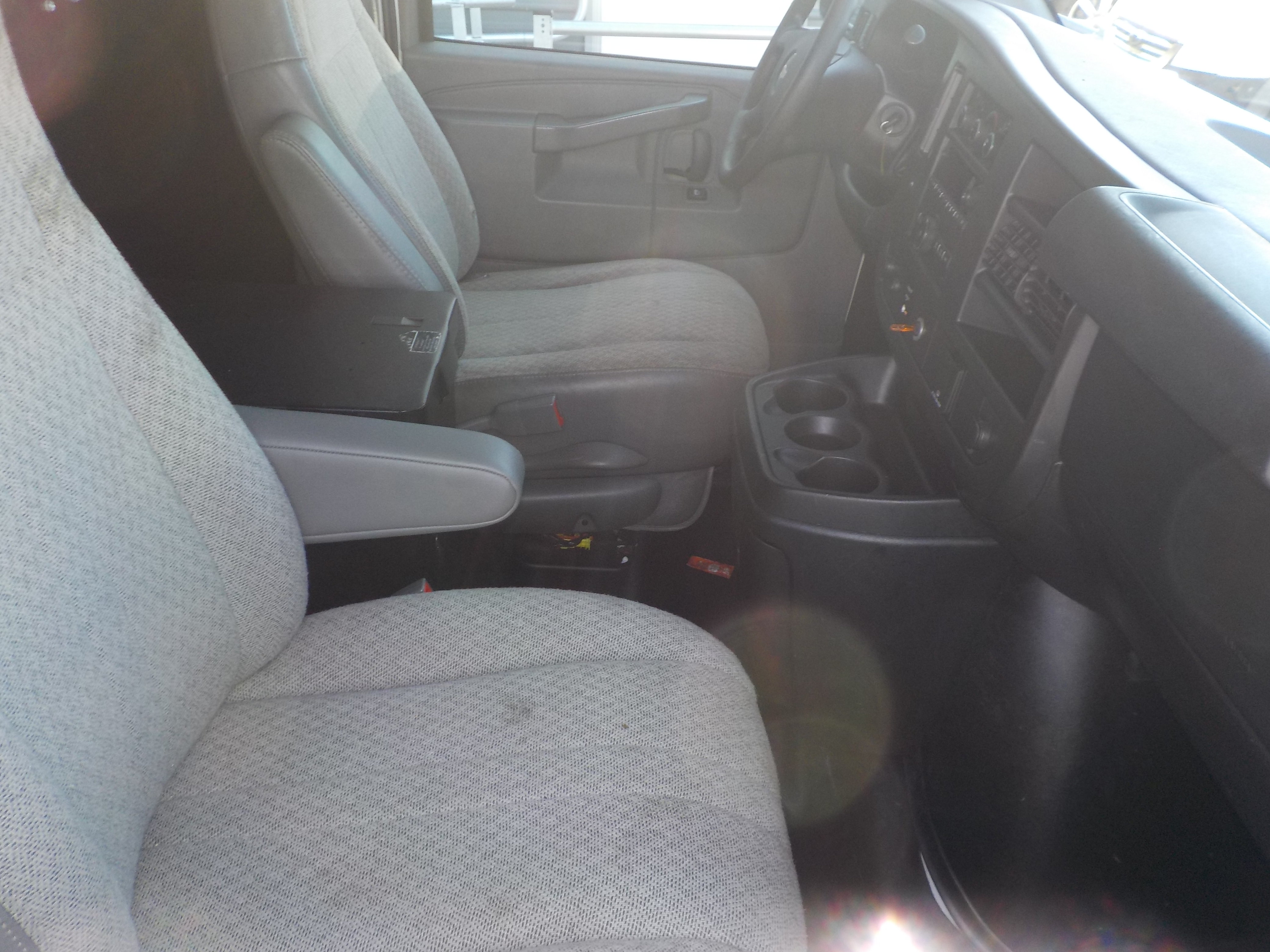 Used 2016 Chevrolet Express 2500 w/ Cold Climate Package RWD image 24