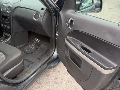 Used 2010 Chevrolet HHR LT image 23