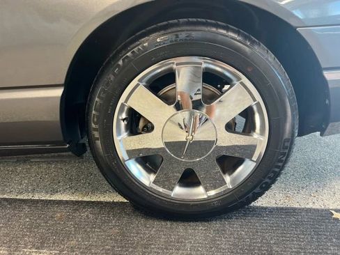 Used 2003 Ford Thunderbird Base image 18