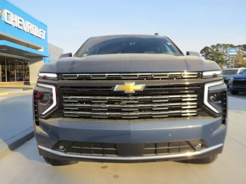 New 2026 Chevrolet Suburban High Country AWD/4WD image 8