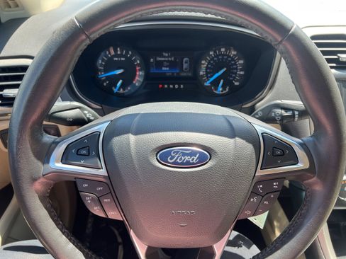 Used 2014 Ford Fusion SE w/ Equipment Group 202A FWD image 12