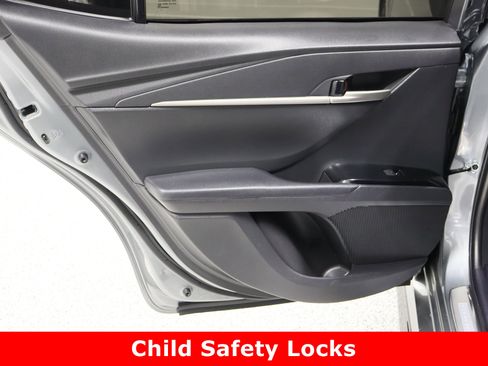 Used 2025 Toyota Camry SE image 26