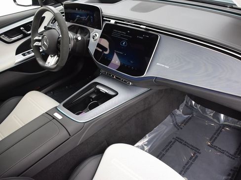 Used 2025 Mercedes-Benz E 53 AMG e 4MATIC Sedan image 13