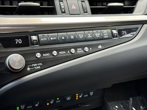 Used 2021 Lexus ES 300h w/ Accessory Package 2 image 20