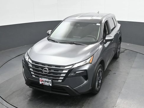 Used 2025 Nissan Rogue SV AWD/4WD image 34