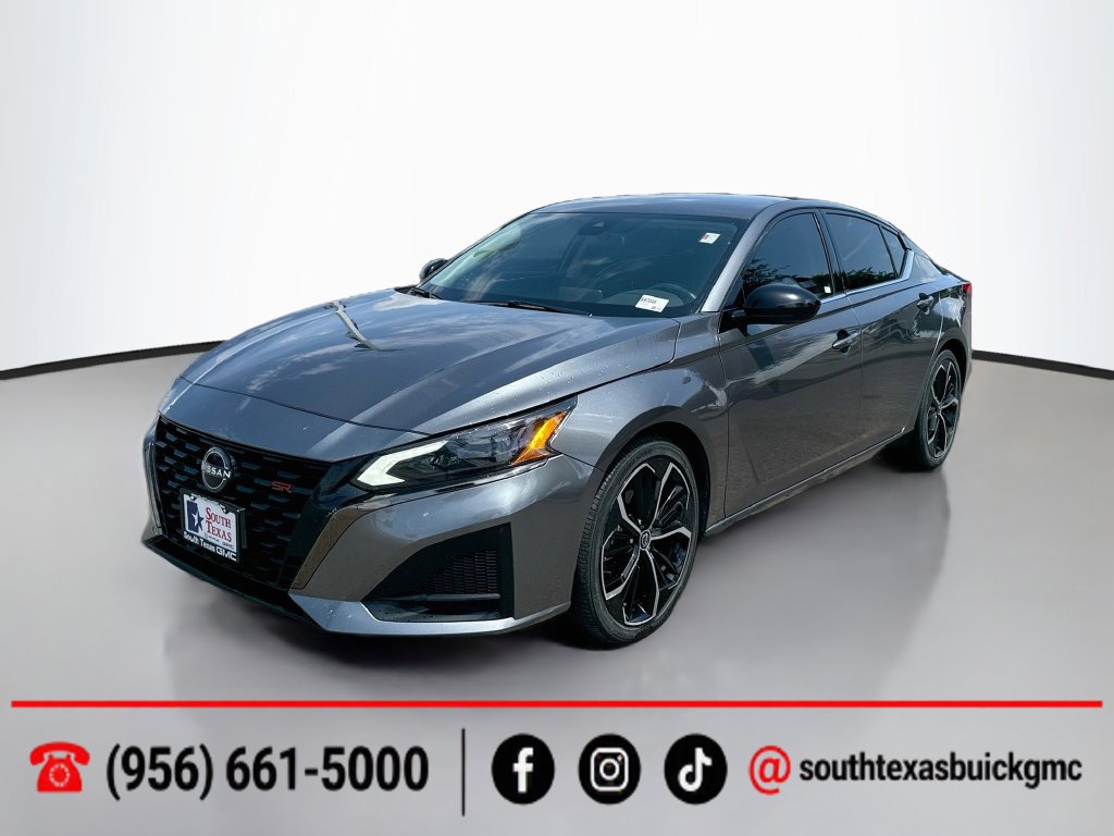 Used 2023 Nissan Altima 2.5 SR FWD image 3