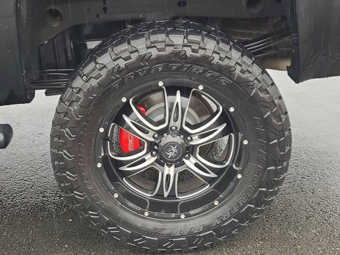 Used 2017 Chevrolet Silverado 1500 LTZ Z71 w/ LTZ Plus Package AWD/4WD image 16