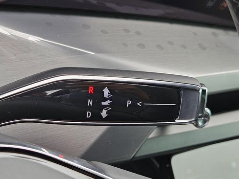 New 2026 Cadillac Vistiq Sport image 31