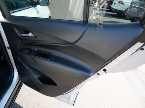 Used 2019 Chevrolet Equinox LT AWD/4WD image 27